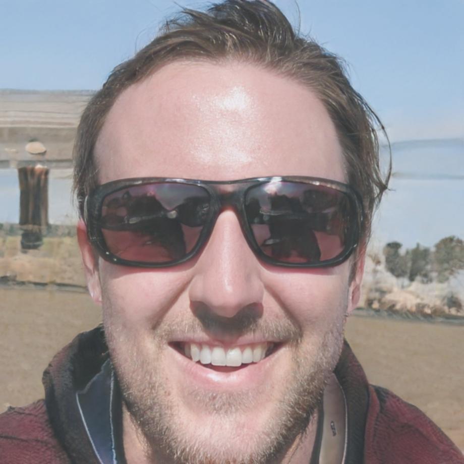 Instructor experto en finanzas corporativas