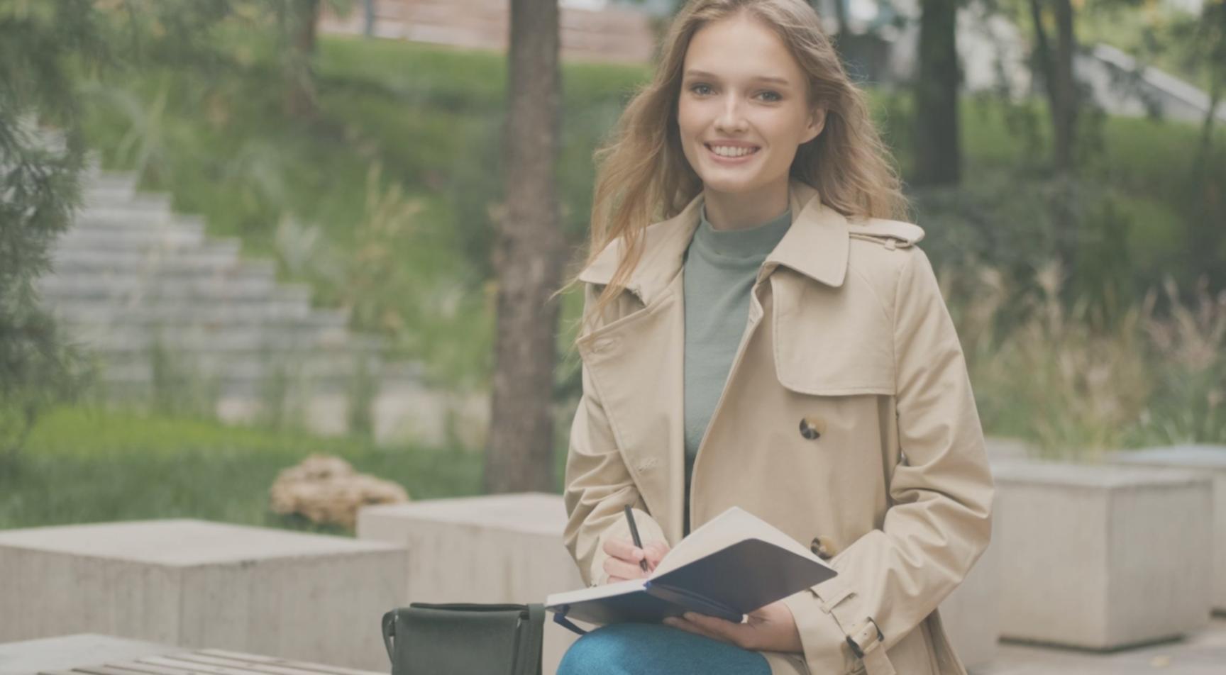 Equipo de virelanqopi trabajando en el desarrollo de contenido educativo